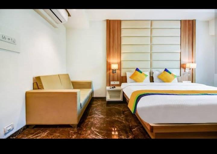 Hotel Royal Oak Navi Mumbai-Stz 1002 ムンバイ エクステリア 写真