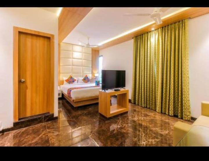 Hotel Royal Oak Navi Mumbai-Stz 1002 ムンバイ エクステリア 写真