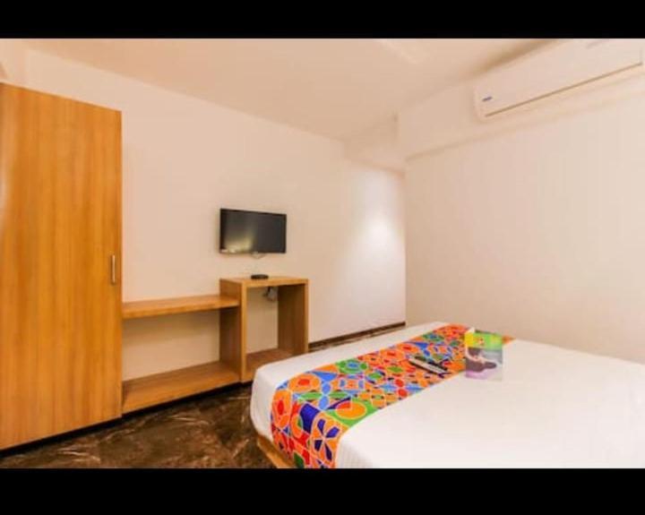 Hotel Royal Oak Navi Mumbai-Stz 1002 ムンバイ エクステリア 写真