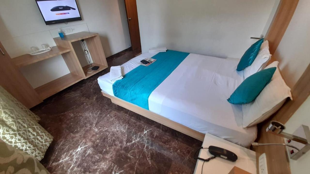 Hotel Royal Oak Navi Mumbai-Stz 1002 ムンバイ エクステリア 写真